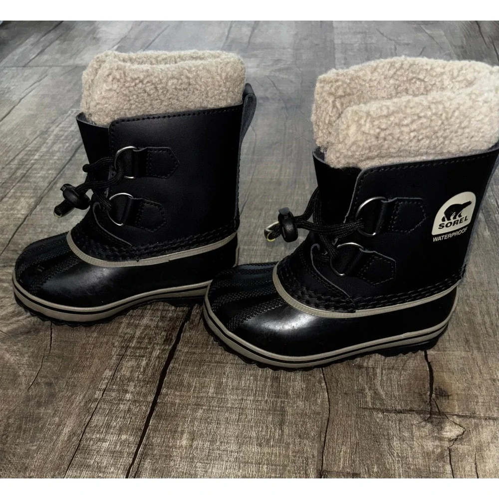 Sorel Yoot Pac Nylon Waterproof Snow Boots Black Grey Kids Size 8